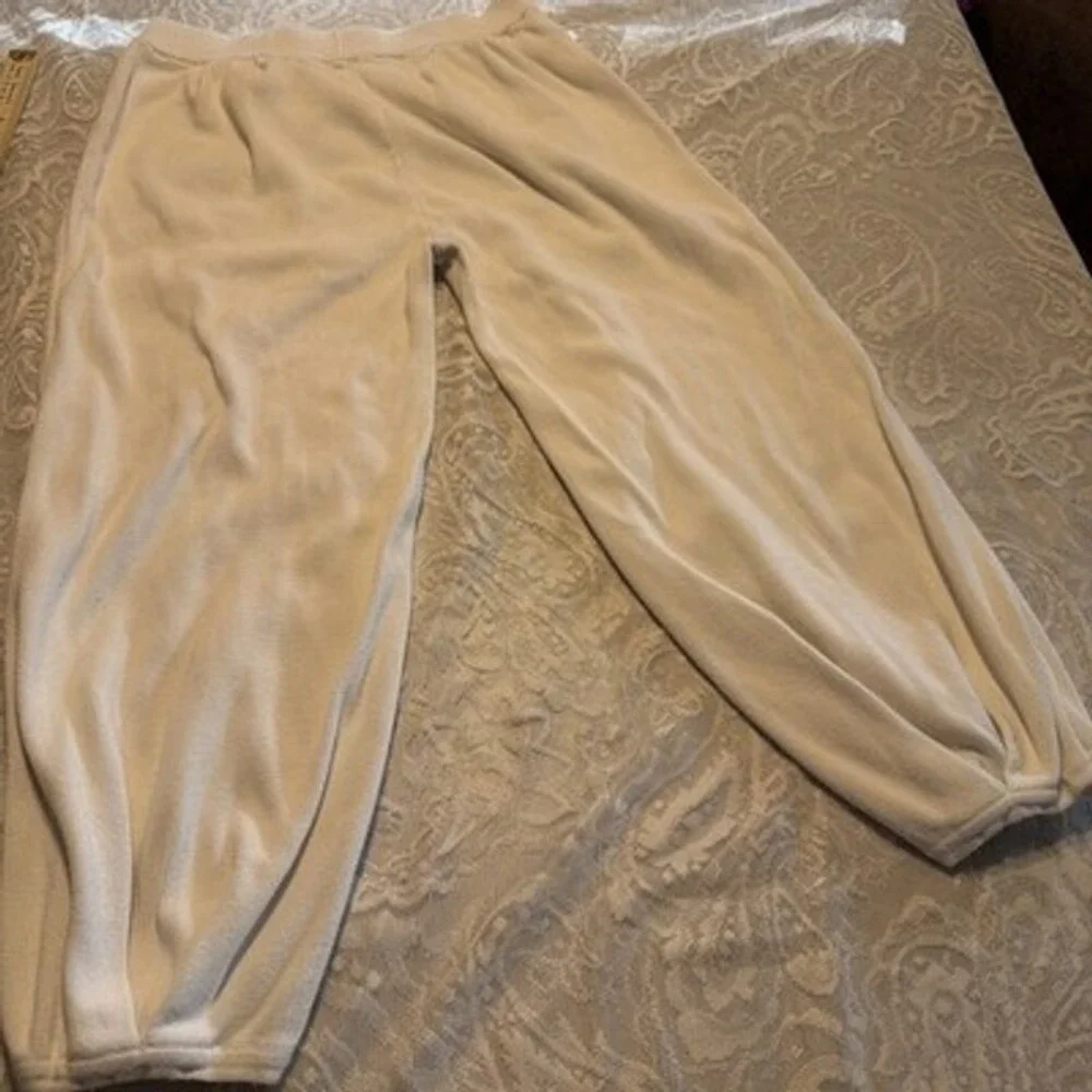 Unisex Oversized Cream Colored Sweatpants Wide Legs Large Pockets, XL 28/23